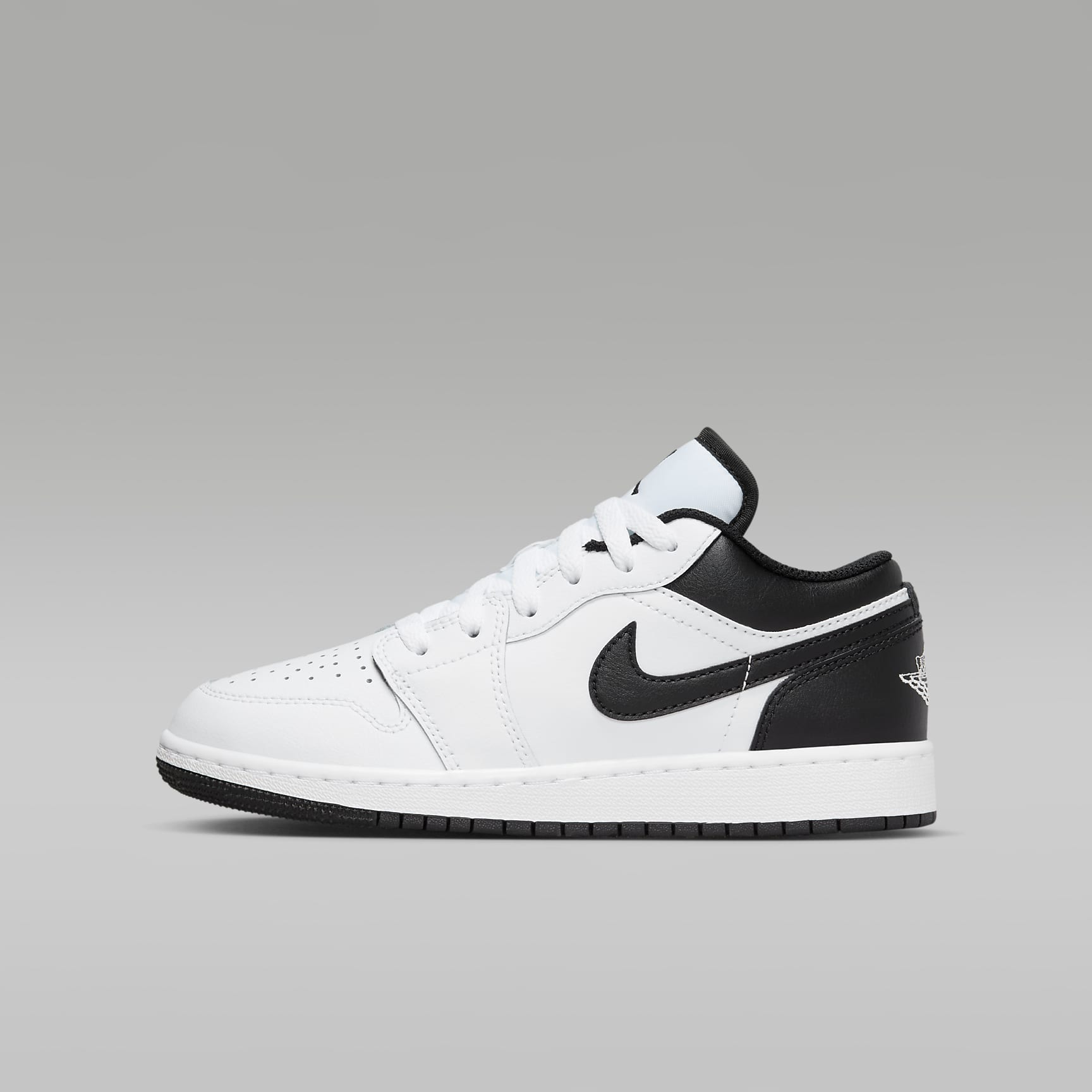 Air Jordan 1 Low Genç Çocuk Ayakkabısı. Nike TR